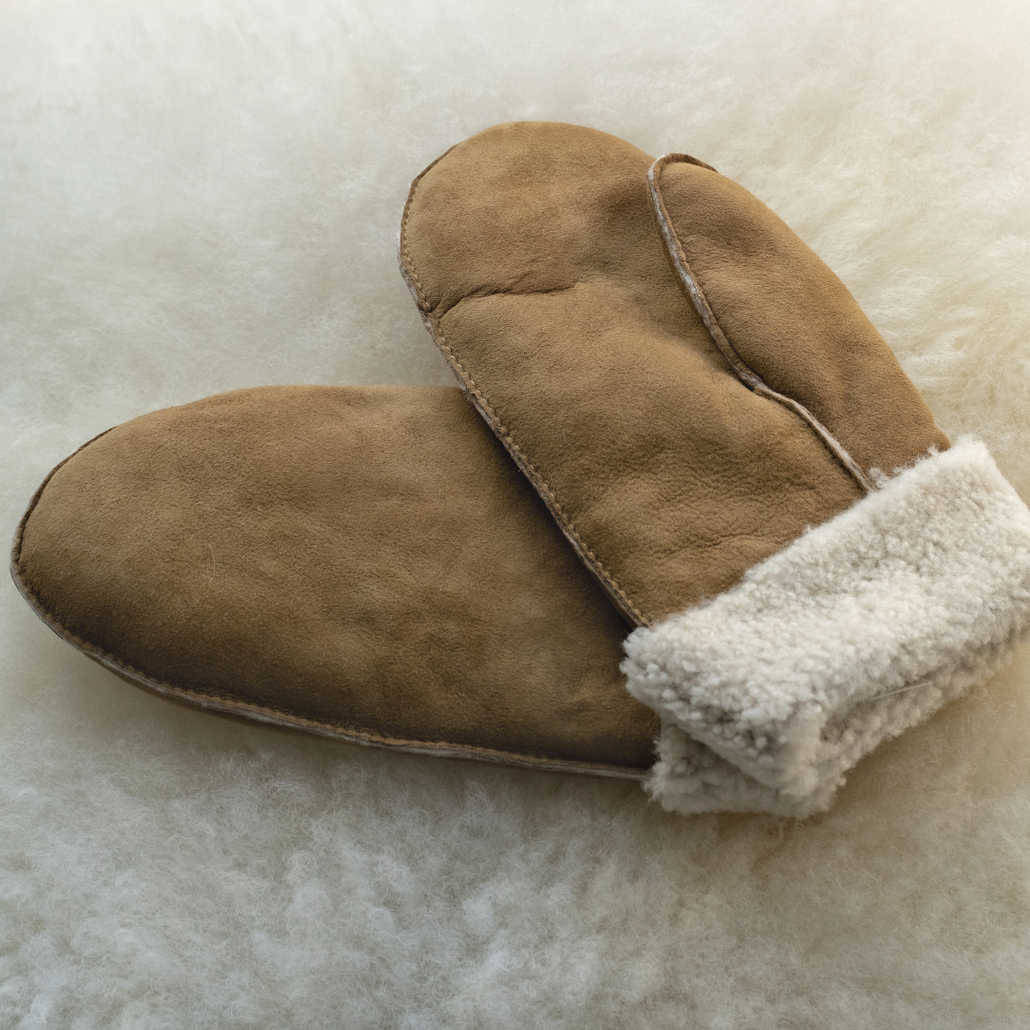SHEEPSKIN MITTENS (CHOICE OF COLOURS)