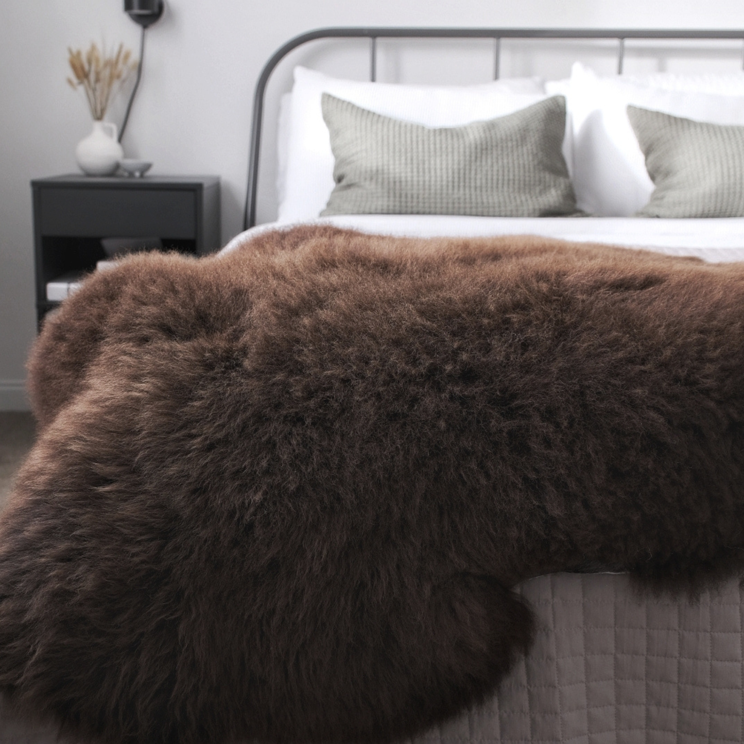 NATURAL BROWN LARGE SHEEPSKIN RUG 105X66CMS