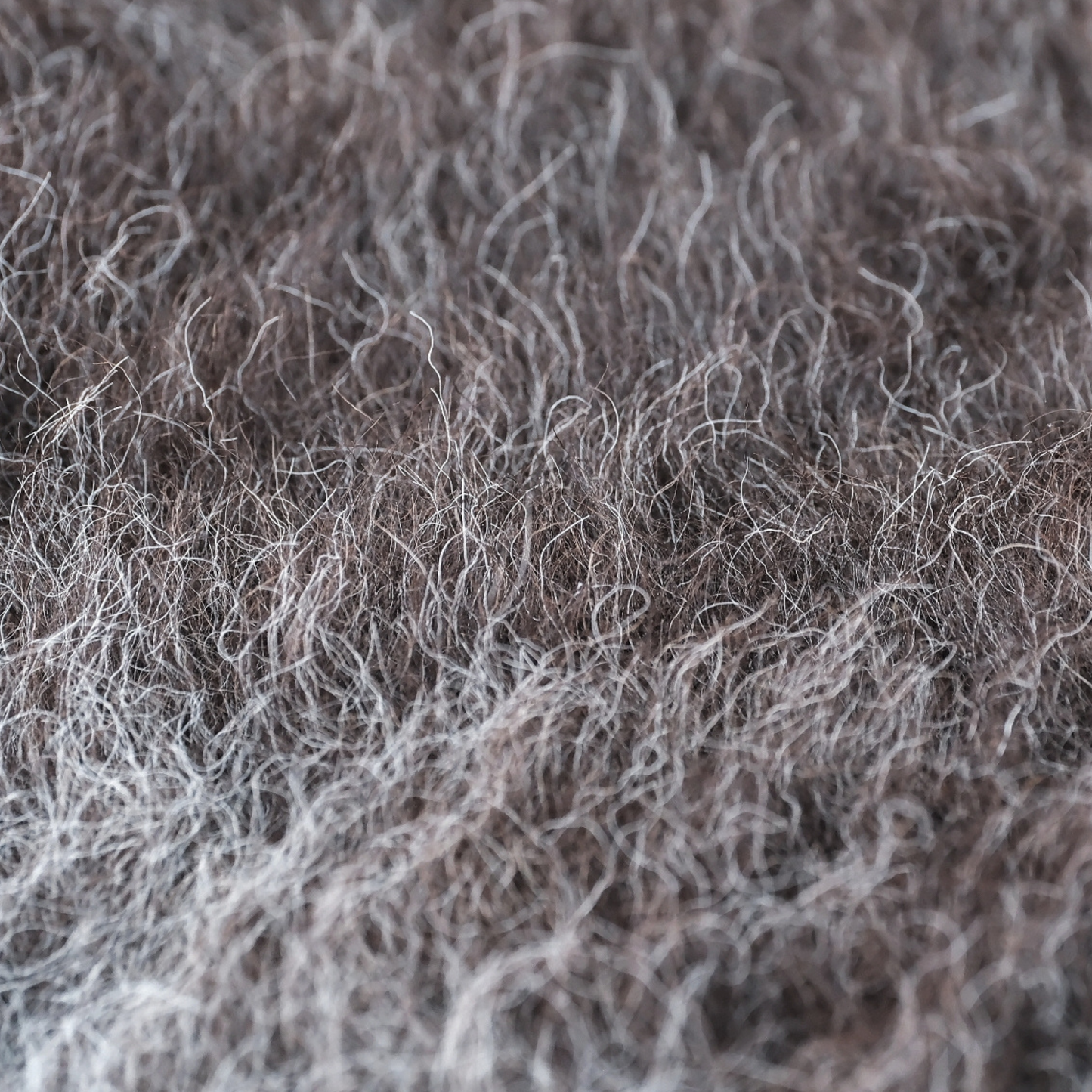 HERDWICK LARGE SHEEPSKIN RUG (TÙS - MILLBECK FARM)
