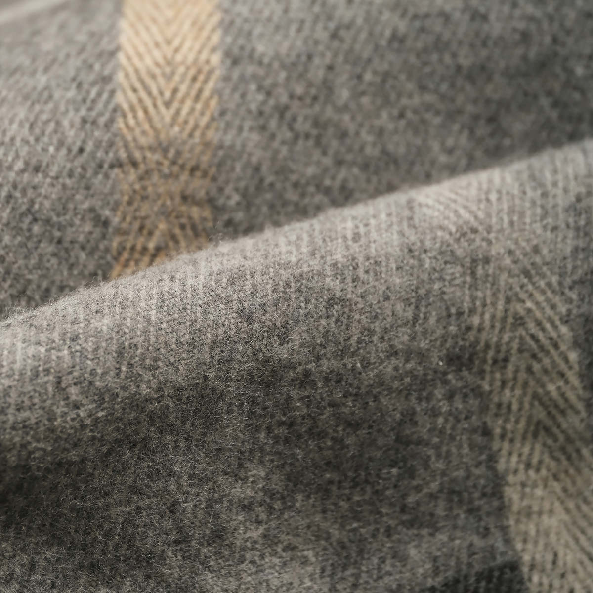 Remony Throw Mist