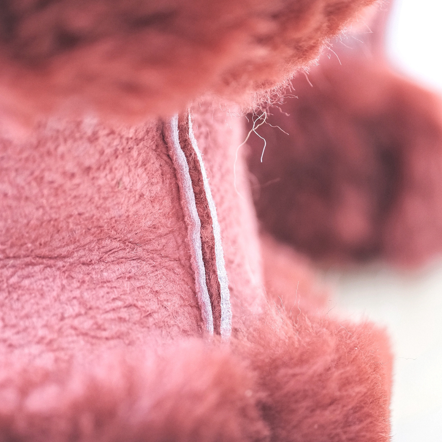 SNUGGLY SHEEPSKIN BOOT SLIPPERS (UK 4-13) (CHOICE OF COLOURS)