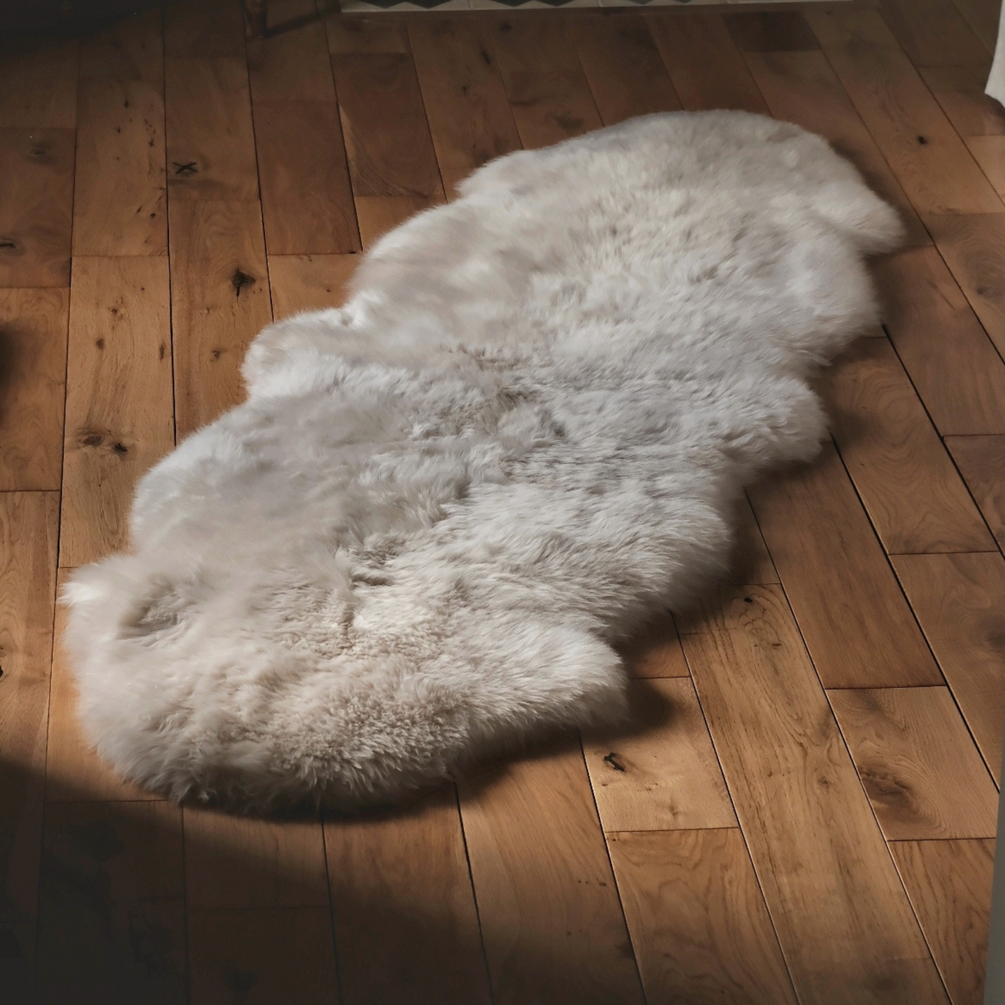 LINEN DOUBLE END TO END SHEEPSKIN RUG/THROW