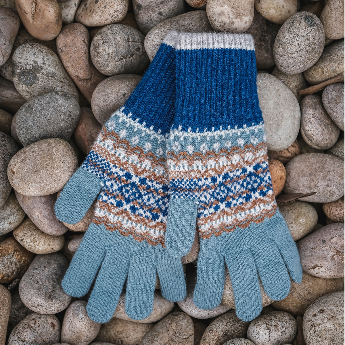 Alloa Glove in Dew