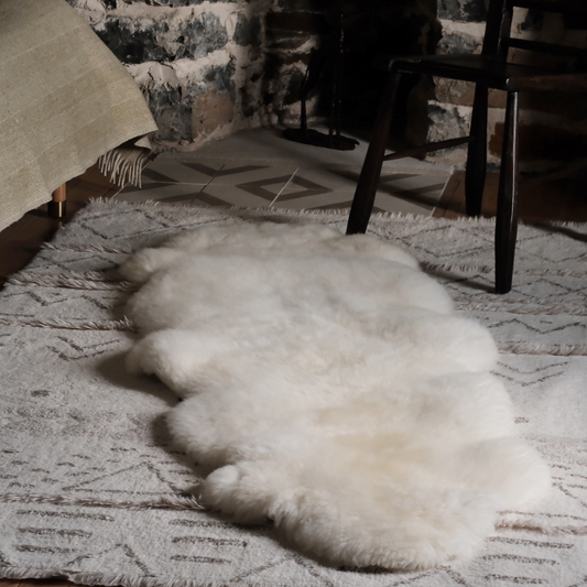 NATURAL WHITE DOUBLE END-TO-END SHEEPKIN RUG/ THROW 185 X 70CM