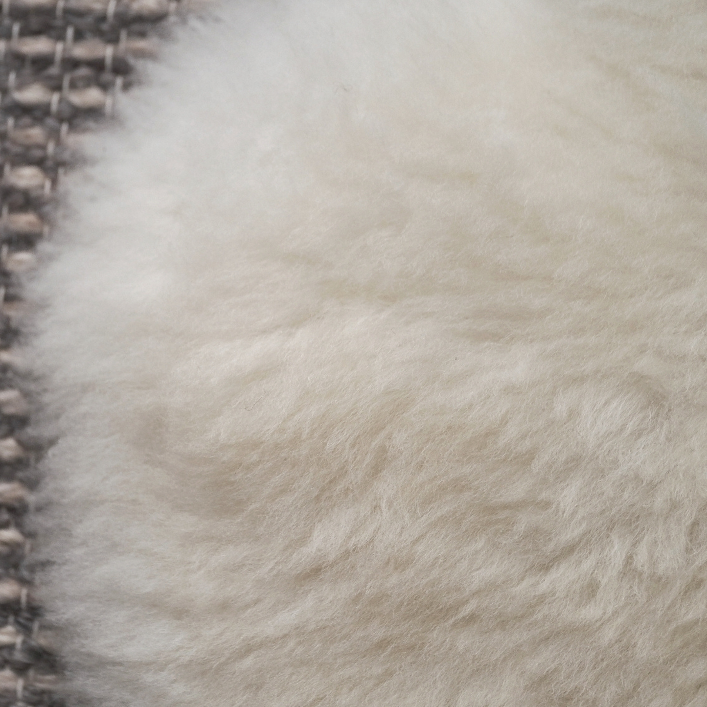 NATURAL WHITE LARGE SHEEPSKIN RUG 100X65CMS SHEEPSKIN RUG/THROW