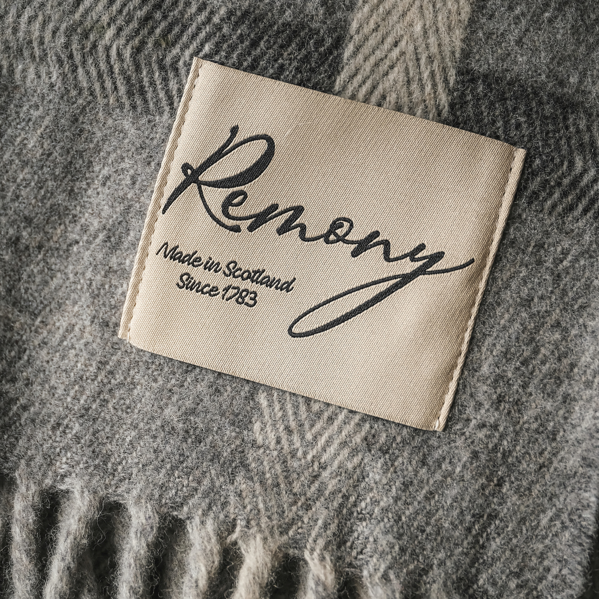 Remony Throw Mist