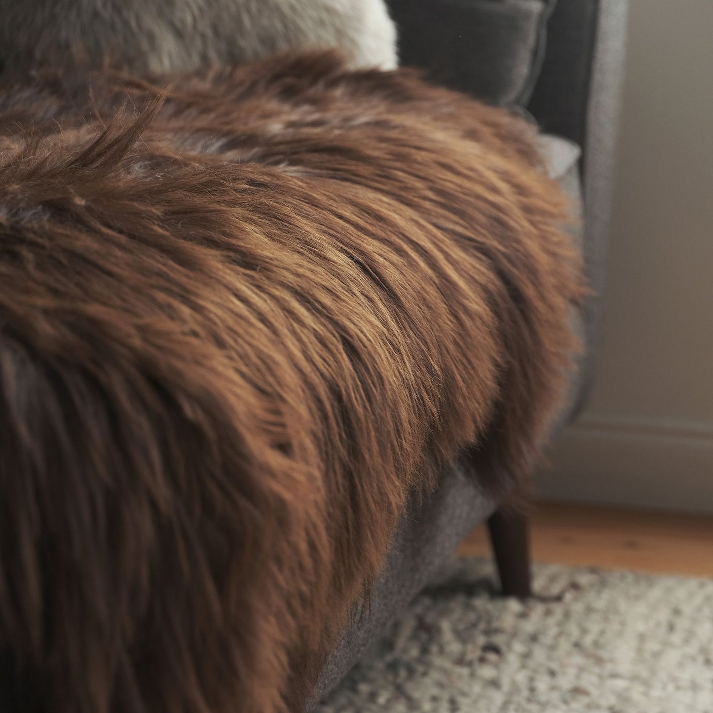 ICELANDIC RUSTY BROWN SHEEPSKIN THROW / RUG 110X80CMS