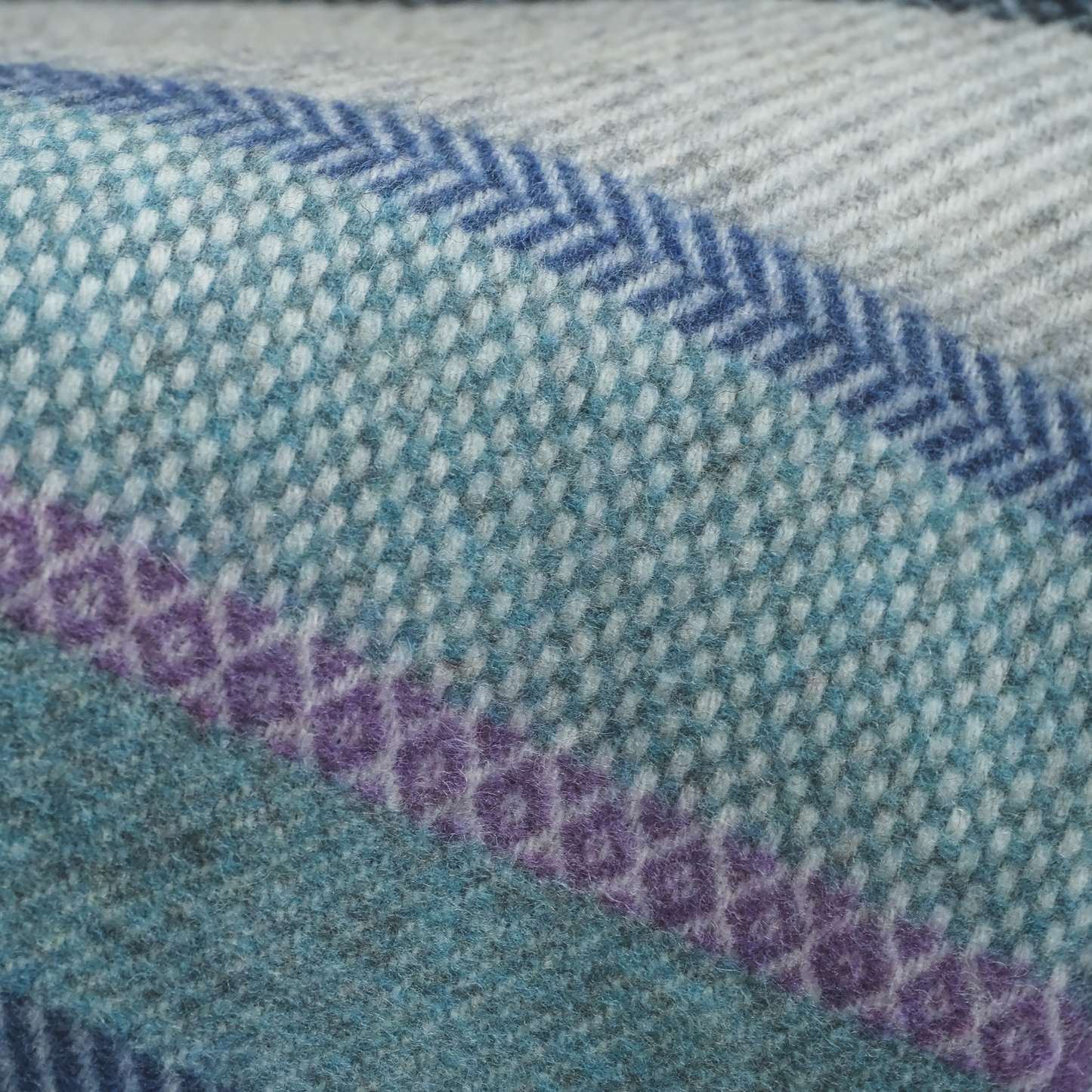 Croftmore Throw in Heather