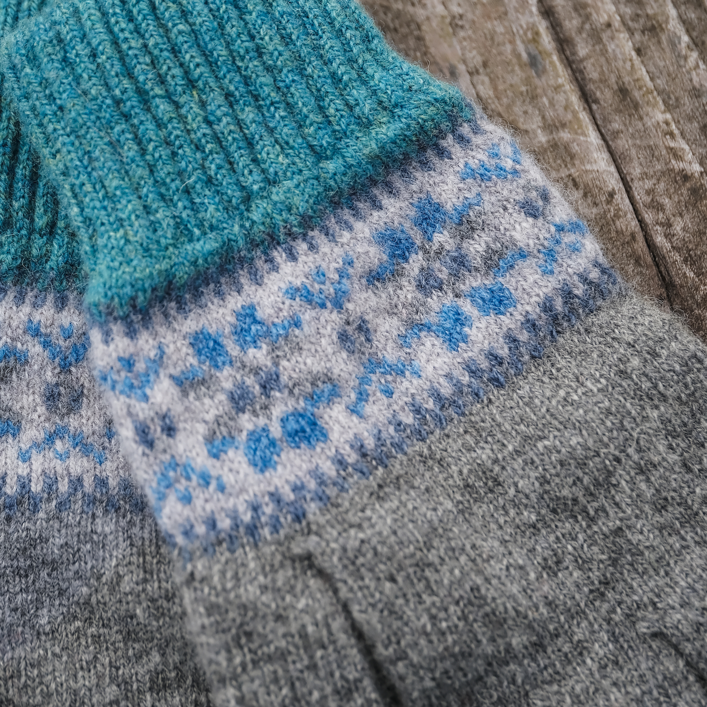 Islay Gloves in Moonstone