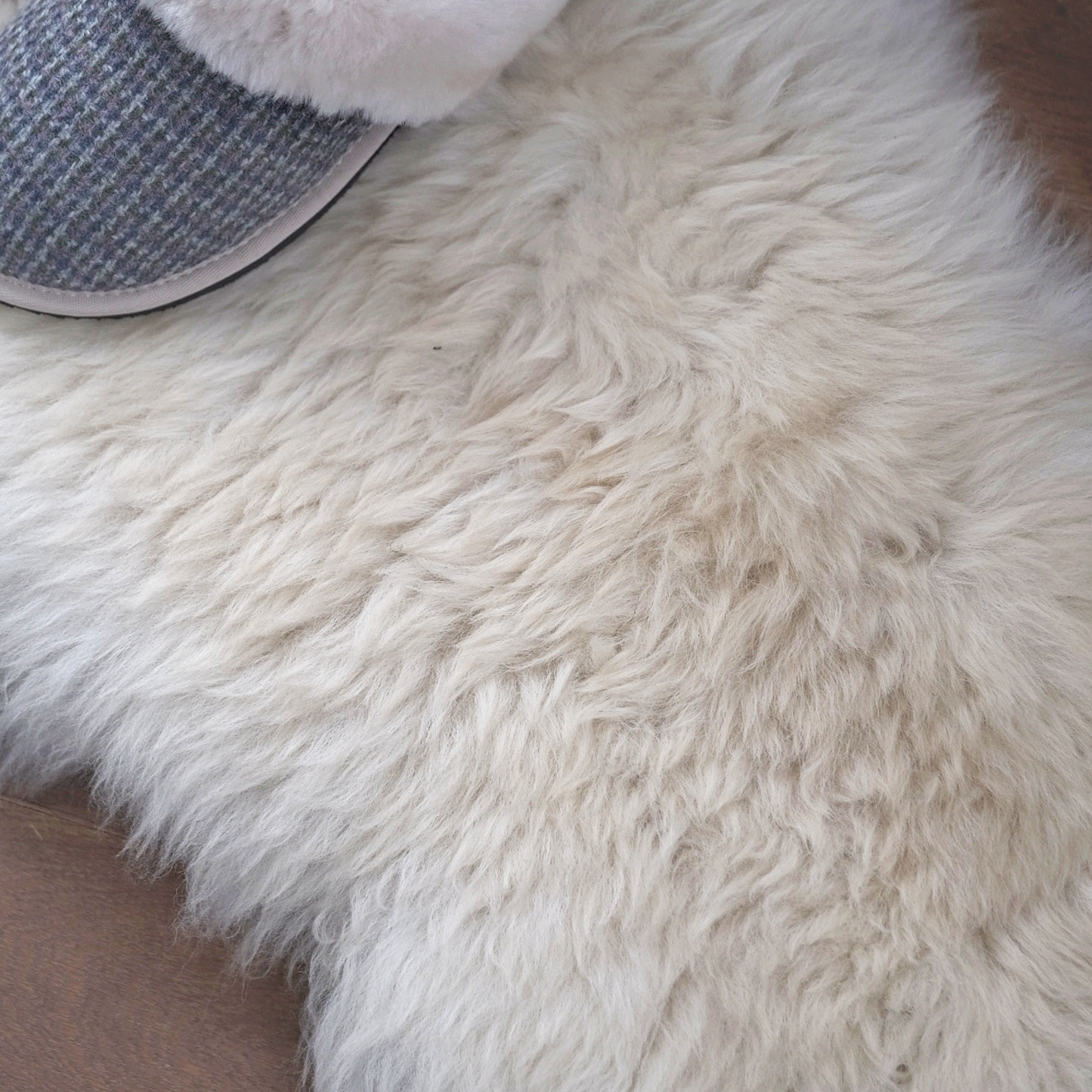 MIMOSA SMALL WHITE HIGHLAND SHEEPSKIN RUG