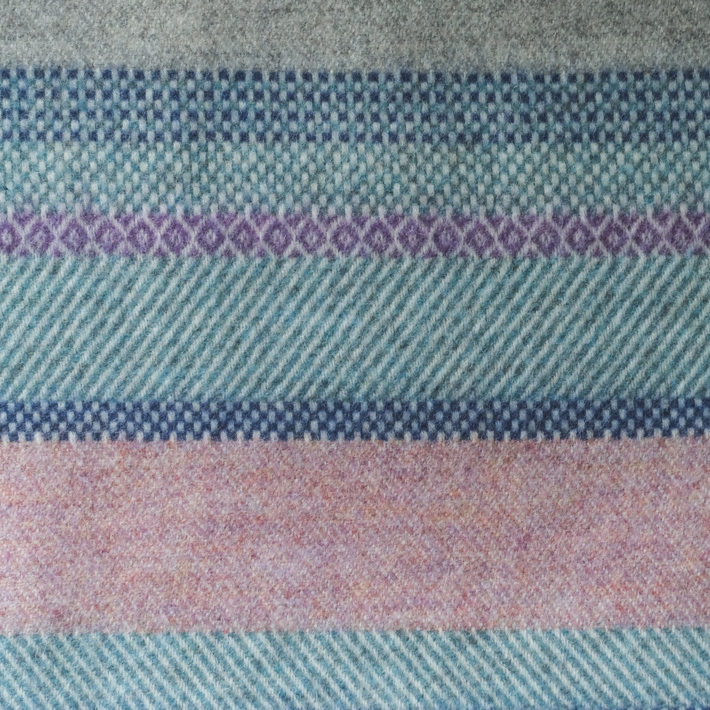 Croftmore Throw in Heather