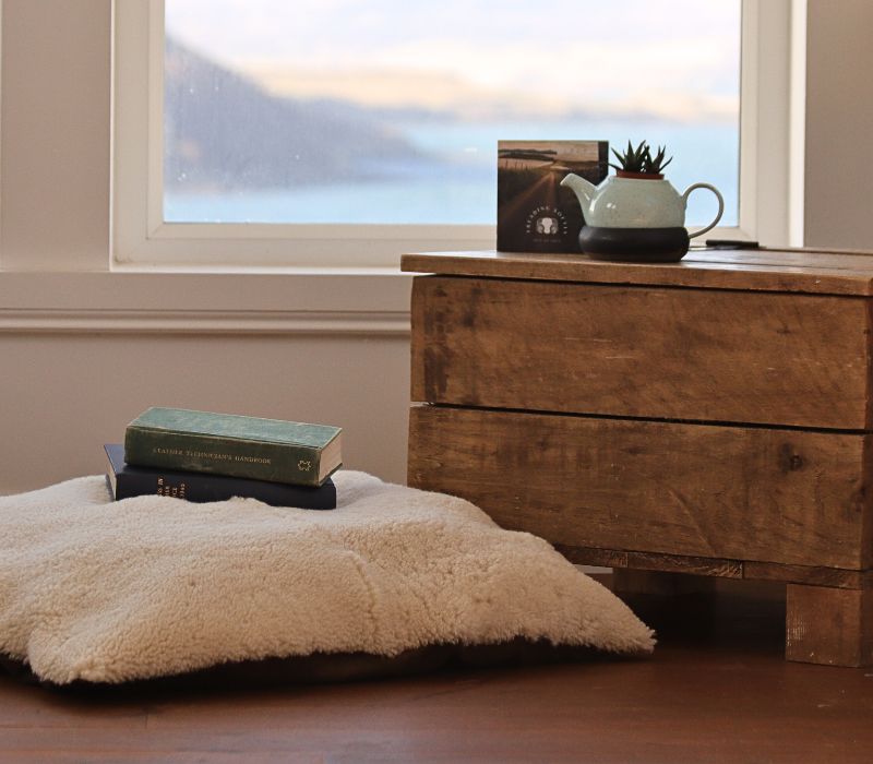 Floor Cushion in Cropped Cream Sheepskin