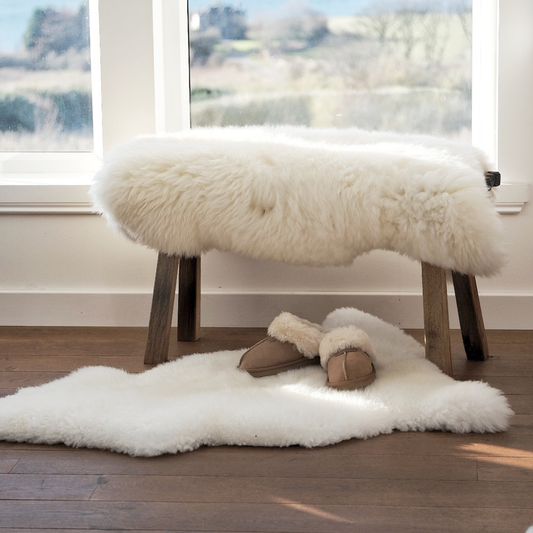 NATURAL WHITE LARGE SHEEPSKIN RUG / THROW 100X65CMS
