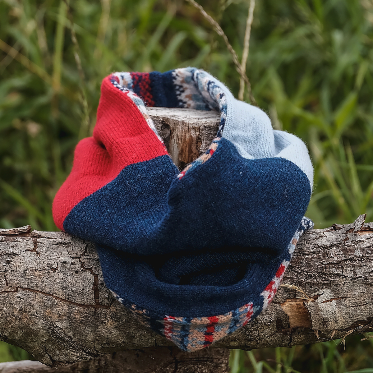 Stobo Snood in Navy Reflection