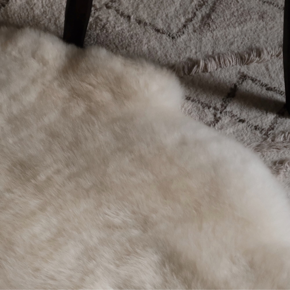 NATURAL WHITE DOUBLE END-TO-END SHEEPKIN RUG/ THROW 185 X 70CM