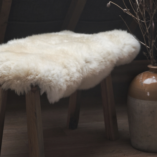 MIMOSA SMALL WHITE HIGHLAND SHEEPSKIN RUG