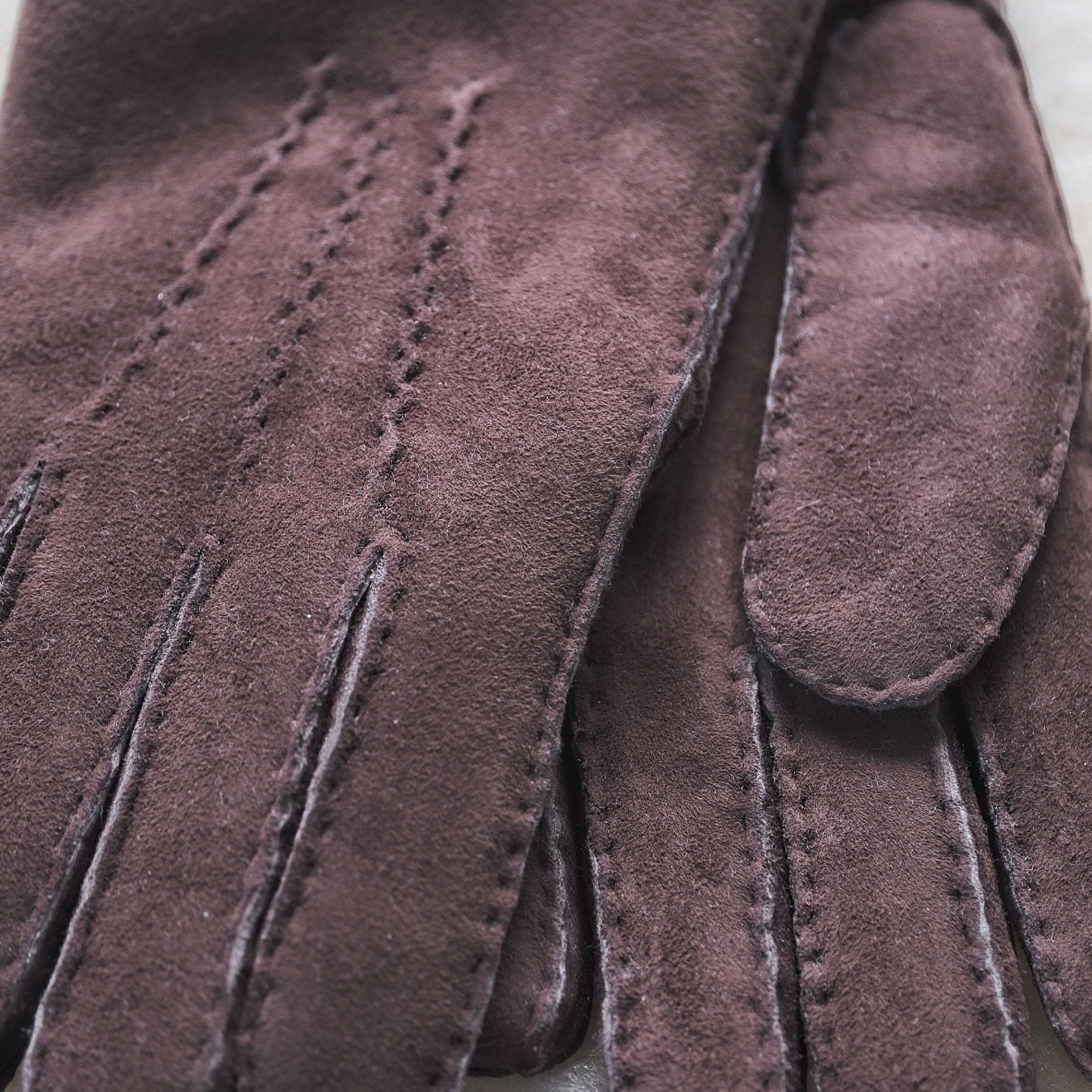 MEN'S SHEEPSKIN GLOVES IN BLACK OR BROWN (HANDSEWN)