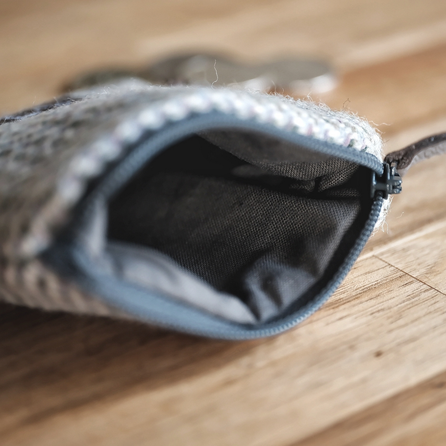 SKYE TWEED SMALL COIN PURSE IN GREY