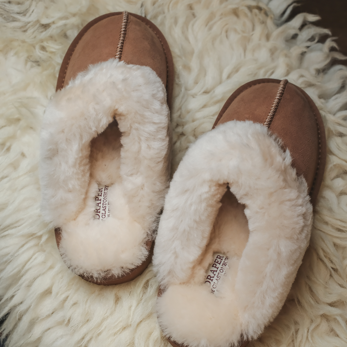 CHESTNUT SHEEPSKIN MULE SLIPPERS (UK 5-8)