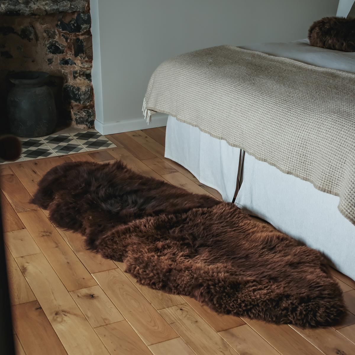 NATURAL BROWN END TO END SHEEPSKIN RUG / THROW