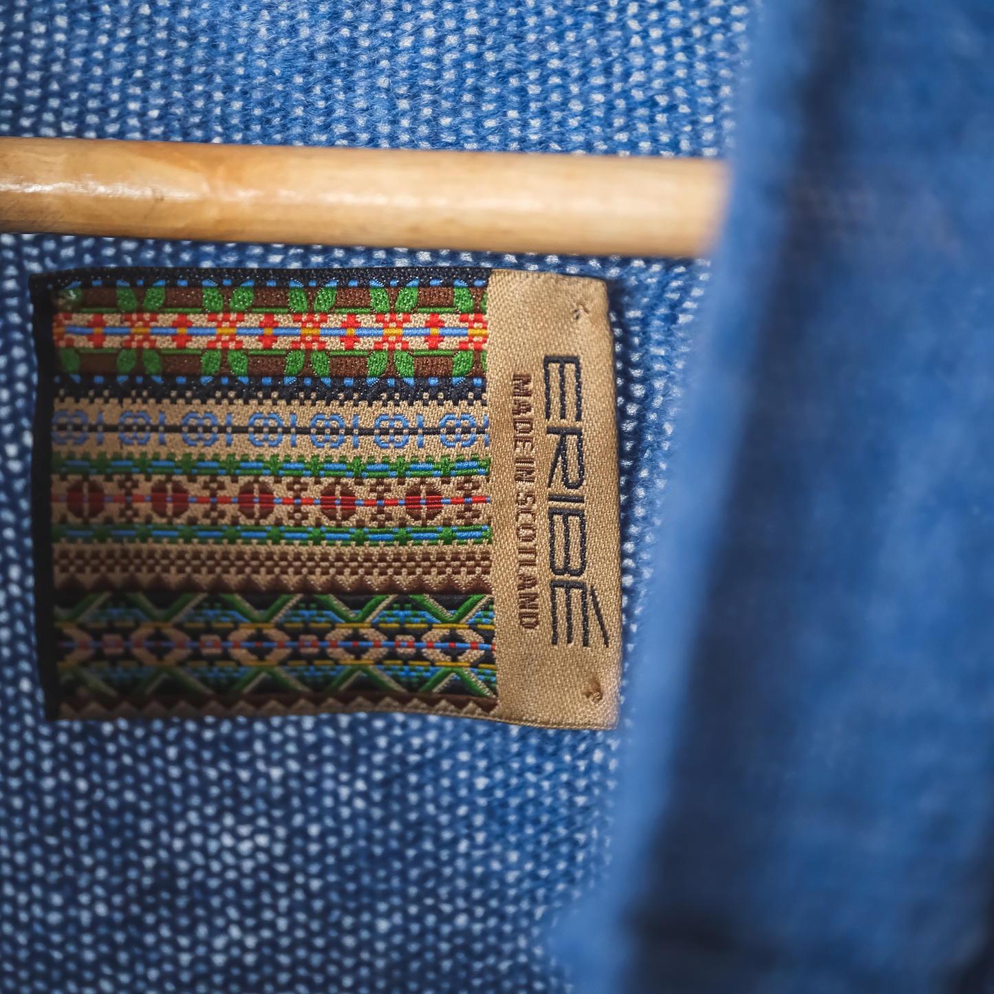 Corry Raglan Sweater in Jeans