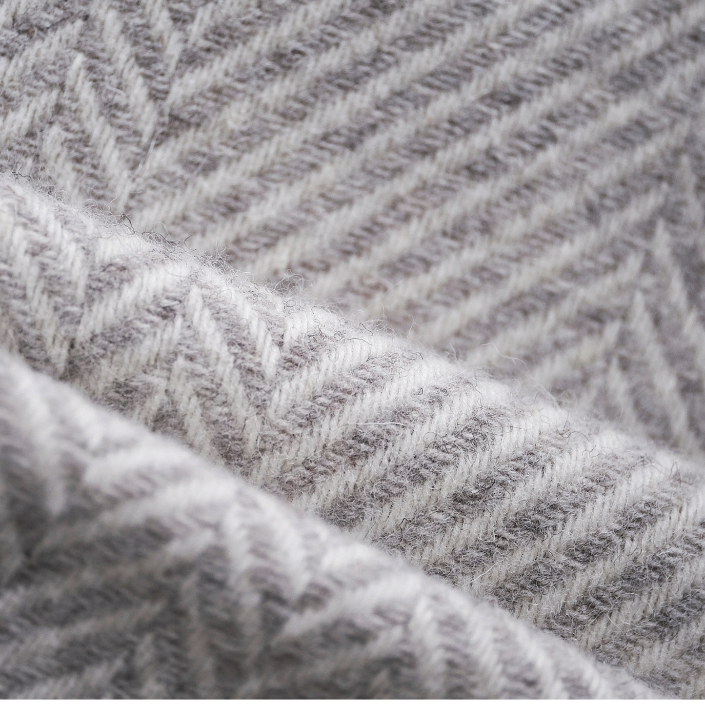 Jacob Classic Blanket in Silver