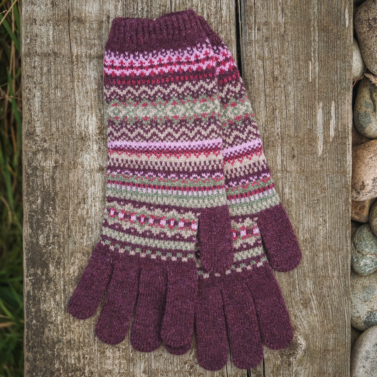 Alpine Glove in Tyrian