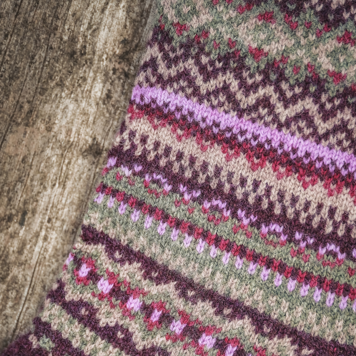 Alpine Glove in Tyrian
