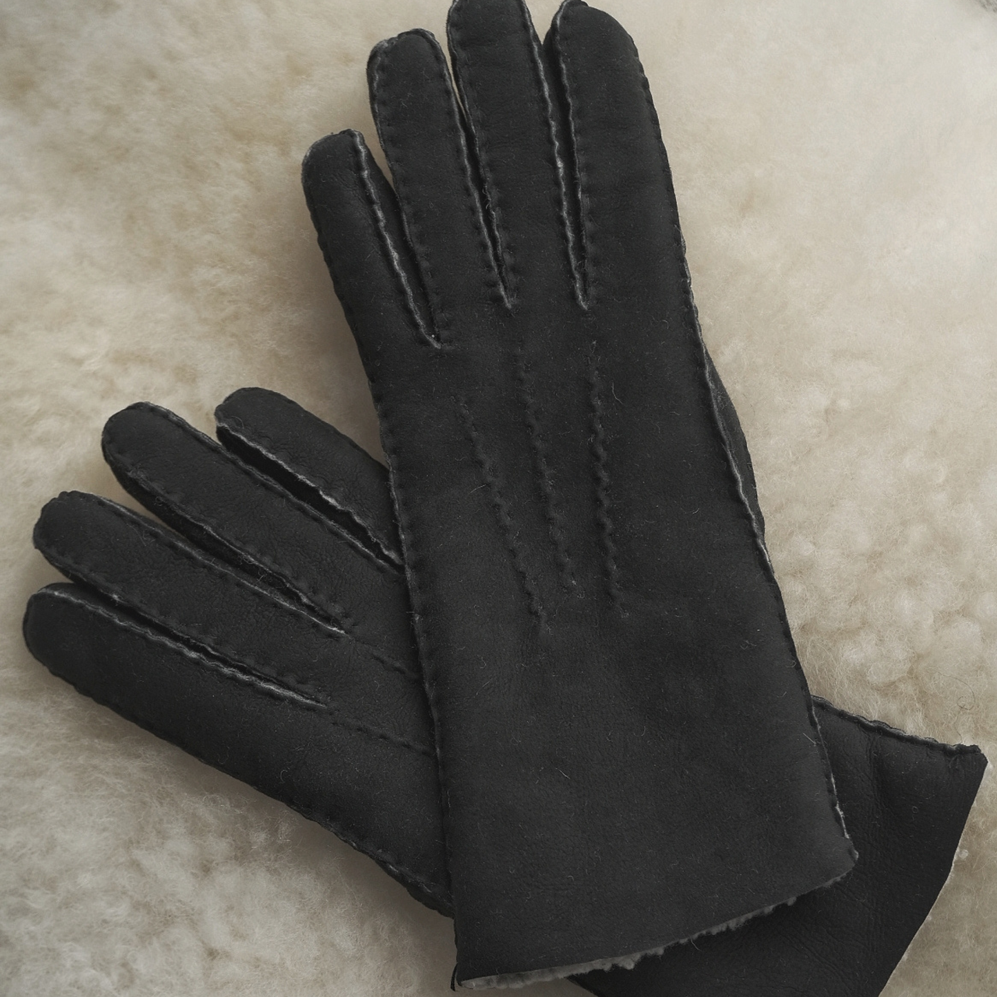 LADIES' SHEEPSKIN GLOVES (CHOICE OF THREE COLOURS) HANDSEWN