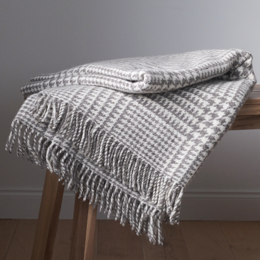 Jacob Blanket in Prince of Wales Check