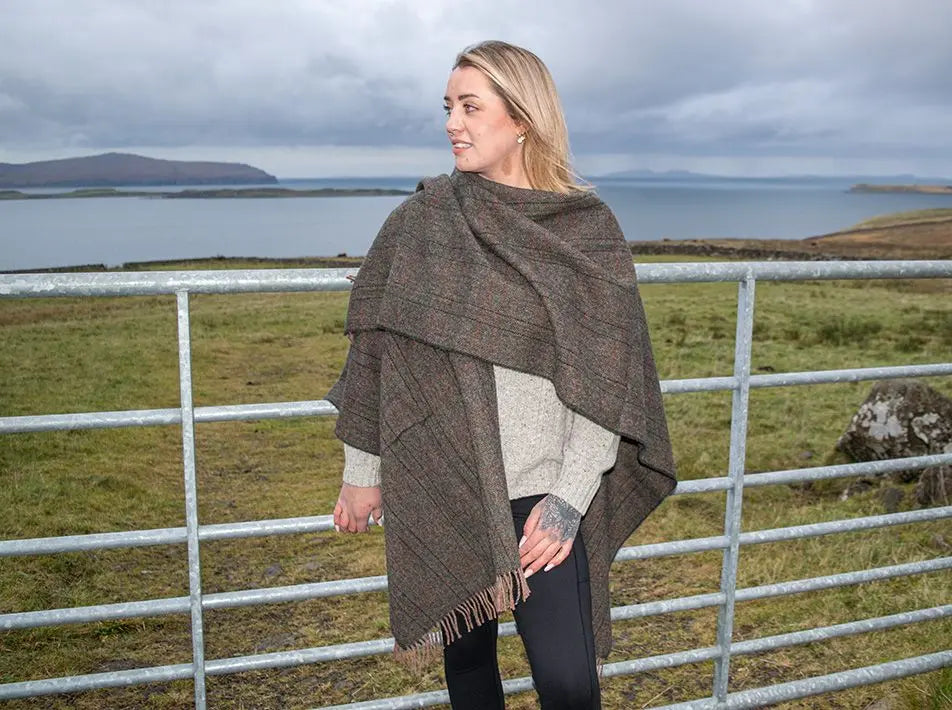 LAMBSWOOL RUANA IN FOREST