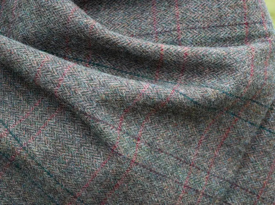 LAMBSWOOL RUANA IN FOREST