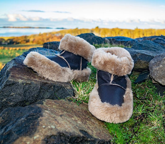 SNUGGLY SHEEPSKIN BOOT SLIPPERS (UK 4-13) (CHOICE OF COLOURS)